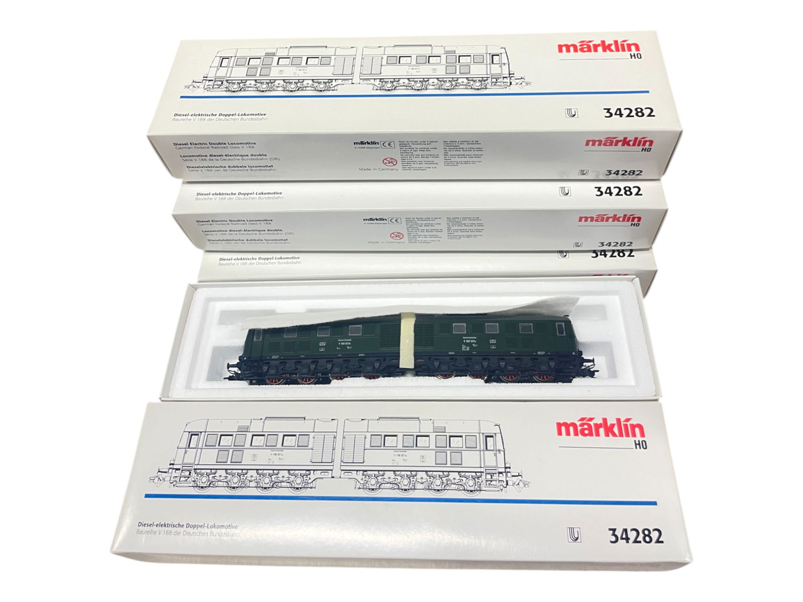 4 STORE STOCK Marklin HO 34282 Diesels (1 of 4)