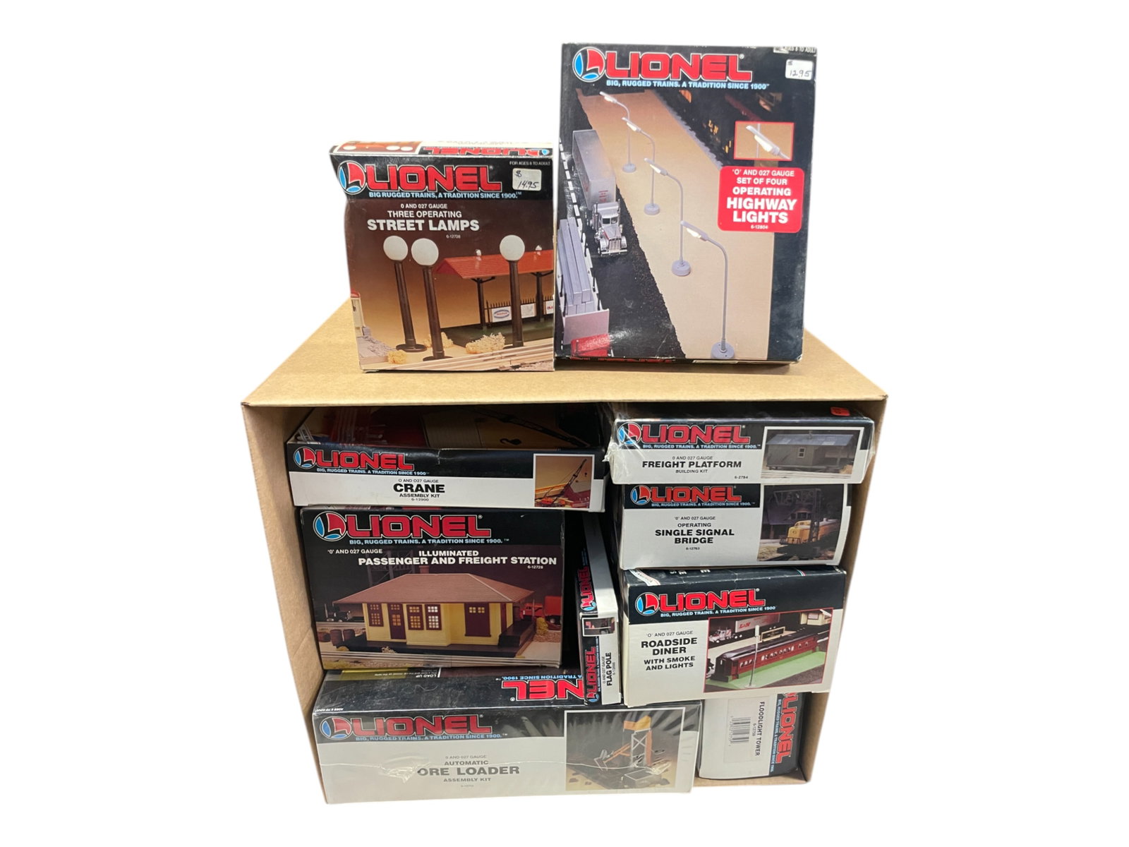 10 Lionel Accessories: Includes 12712 2784, both sealed; 12728, 12900, box worn; 12804, 12898, 12802, 12759 & 12708. All appear unused, rest with better than average boxes.