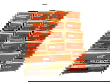 16 Lionel Freight Cars (1 of 8)