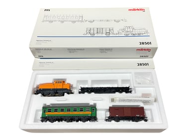 2 STORE STOCK Marklin HO 28501 Diesels