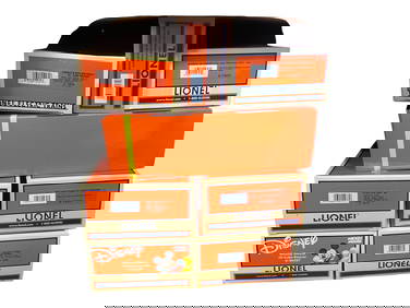 8 Lionel Freight Cars (1 of 5)