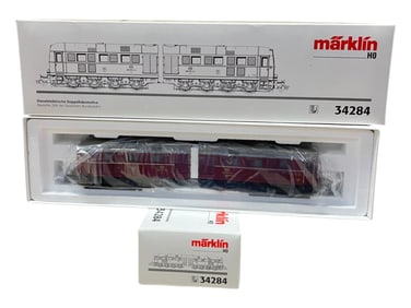 2 STORE STOCK Marklin HO 34284 Diesels