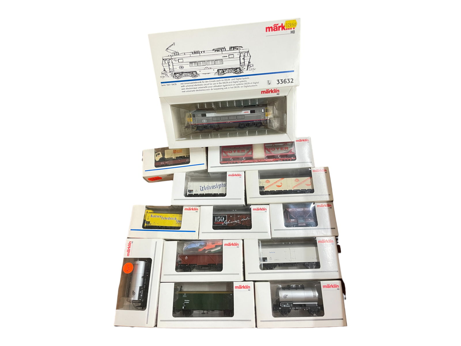 13pc Marklin HO Belgian Goods Train (1 of 6)