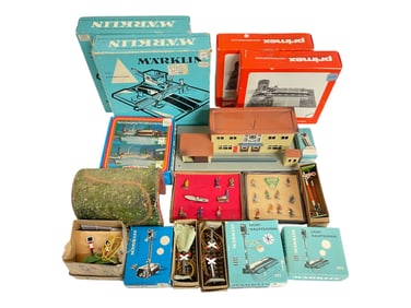 16 Vintage Marklin & Other HO Accessories