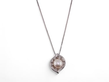 18k White Gold Pearl Pendant