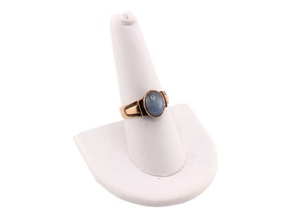 14k Gold White Star Sapphire Ring: 14k yellow gold white star sapphire antique ring. 4 grams.