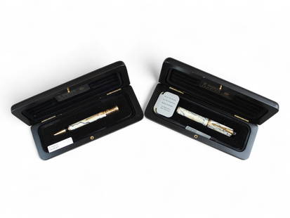 Parker Duofold Pearl & Black Fountain Pen Set: Parker Duofold Pearl & Black Centennial Fountain Pen and Ballpoint in boxes. Appear lightly used.