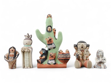 (5) Pueblo Pottery Story Tellers