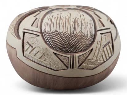 Nampeyo Seed Pot: Seed pot signed Nampeyo approx. 3 3/4'' x 4 1/2''.