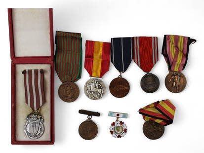 Military Medals Spanish Civil War, WWII Etc.: Assorted military medals including Spanish Civil War, Italian WWII, Finland WWII, Japanese Red Cross, and Polish Brotherhood of Arms in issue case. 9 medals.