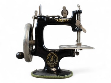Miniature Singer Sewing Machine