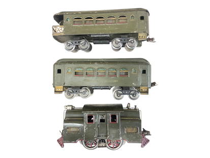 3pc Lionel 33 Passenger Set: Standard Gauge. 1925. Includes a 33 Center cab electric, nice lettering, wheels turn freely; 35 Pullman; 36 Observation, both with readable lettering. All would benefit from a clean andpolish, showing