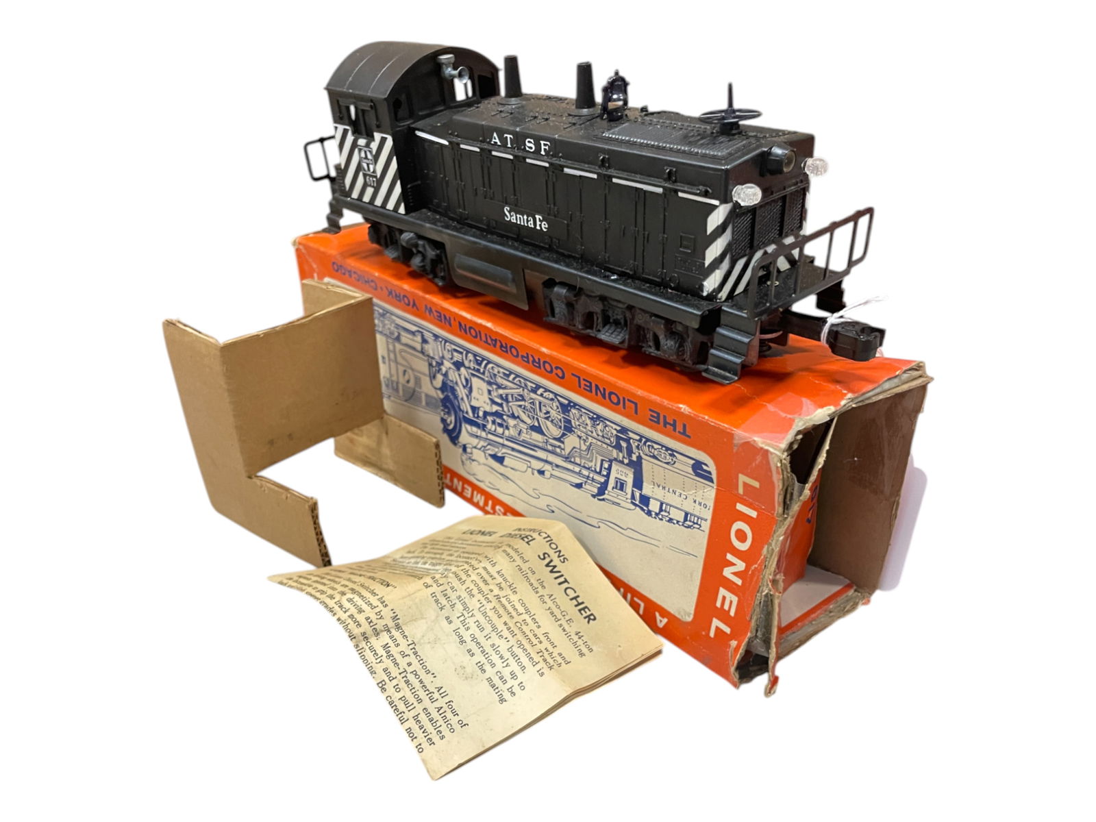 Scarce Boxed Lionel 617 SF NW2 Diesel (1 of 5)