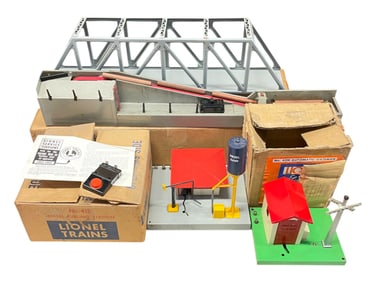 4 Boxed Lionel Accessories