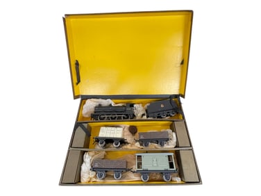 Unusual Boxed Bassett-Lowke Train Set