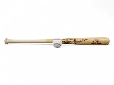 Hank Aaron Signed Baseball Bat & Ball, Steiner
