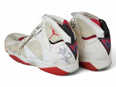 Michael Jordan Signed Hare 7s - JSA