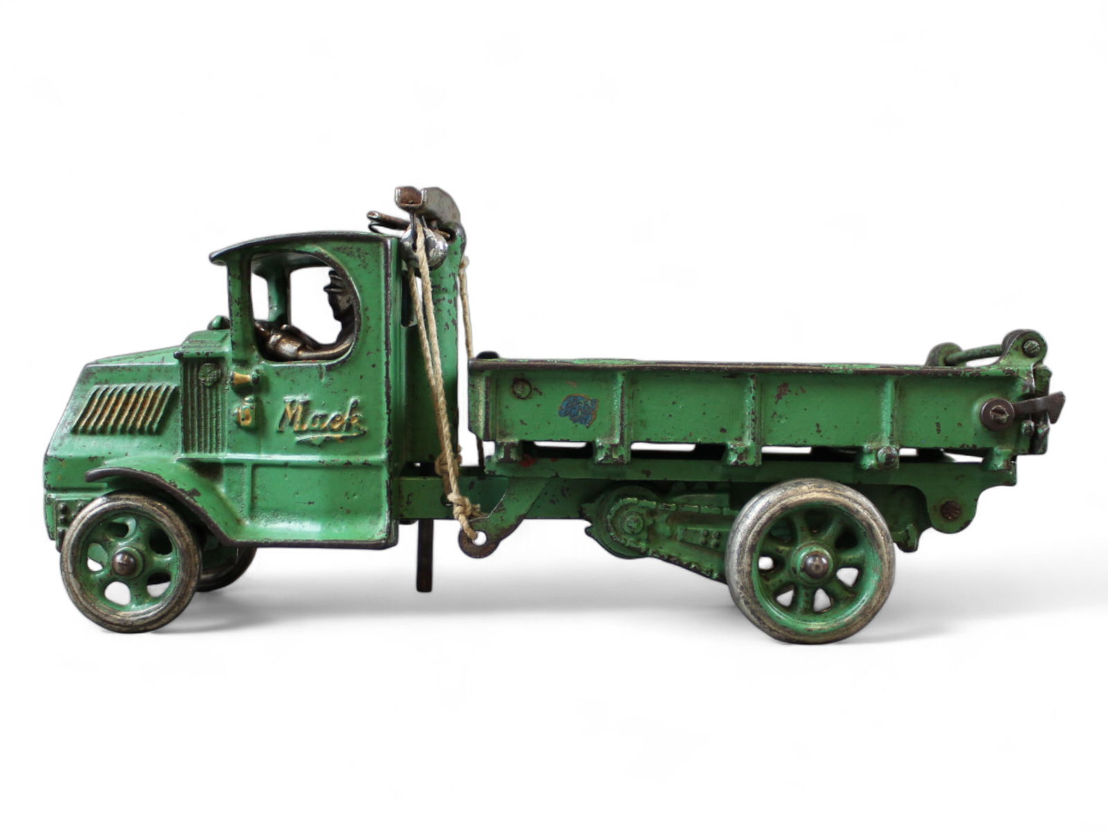 Arcade Cast Iron Mack Dump Truck (1 of 7)