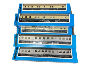 Store Stock Marklin HO Pass Cars