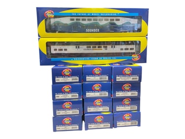 14 Athearn Bombardier B-Level Cars