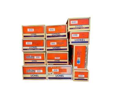 12 Lionel Freight Cars