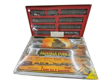 2 Boxed HO Military Sets