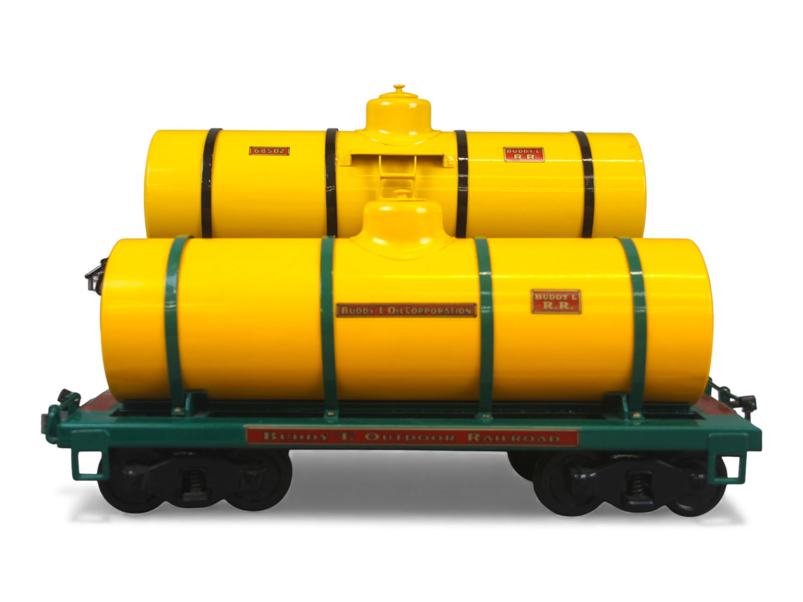 (2) Buddy L Outdoor Railroad 1003 Yellow Tank Cars: Contemporary, T-Reproduction pieces. Each approx. 20" long. One of the couplers is broken off from the green frame. Some light paint scuffed areas. Displays well Shipping: Weiss Auctions offers full-s