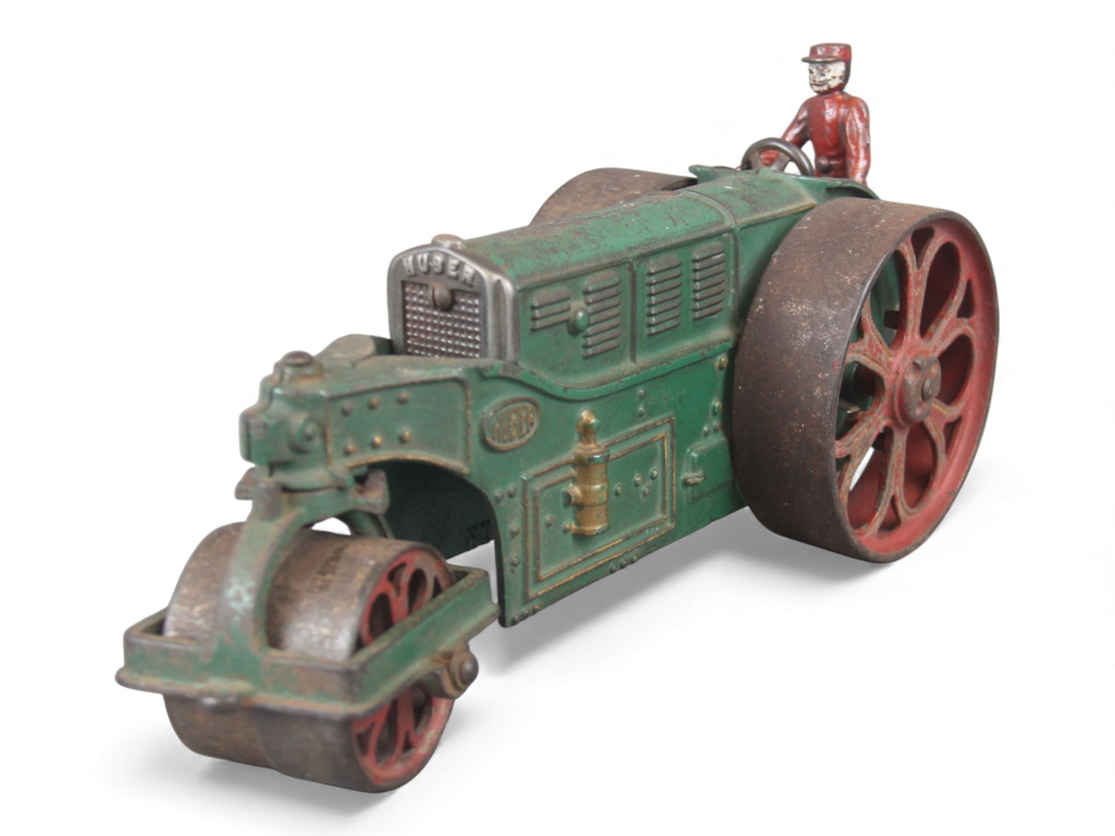 Large Hubley Huber Road Roller: Painted cast iron, 12 1/2" long. It has it's original standing driver with functional steering, but tanks and supports neatly removed at some point. It show moderate play wear. Shipping: Weiss