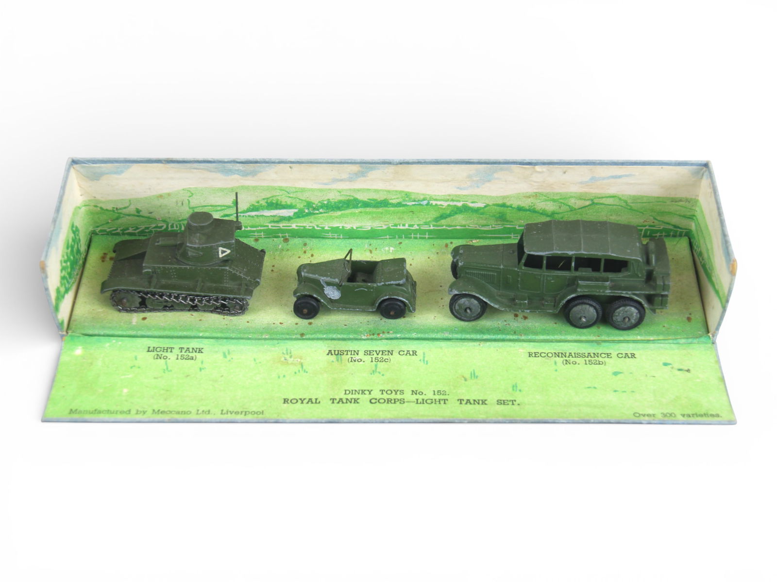 Scarce Boxed Dinky 152 Royal Light Tank Unit (1 of 4)