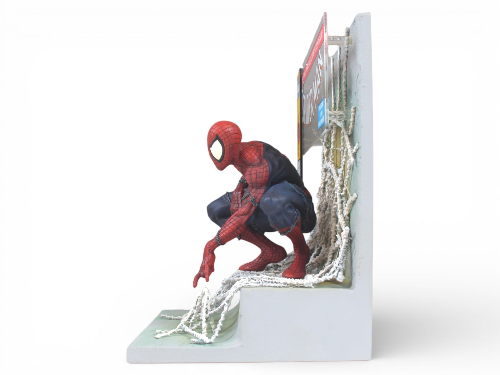 Spider-Man Comic Book Scene Replica Boxed - 3