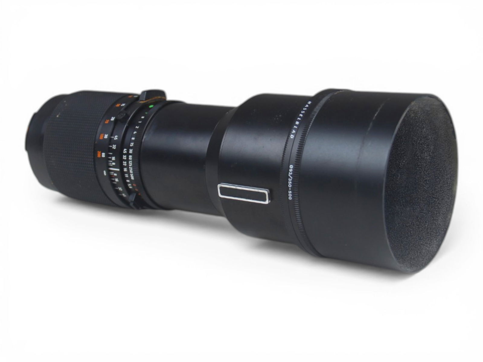 Hasselblad Tele-Tessar 5.6/350 Lens: Hasselblad Zeiss 5.6/350 lens.Shipping: Weiss Auctions offers full-service, in-house shipping for nearly all items in this auction. For a shipping quote, please contact us prior to the sale at