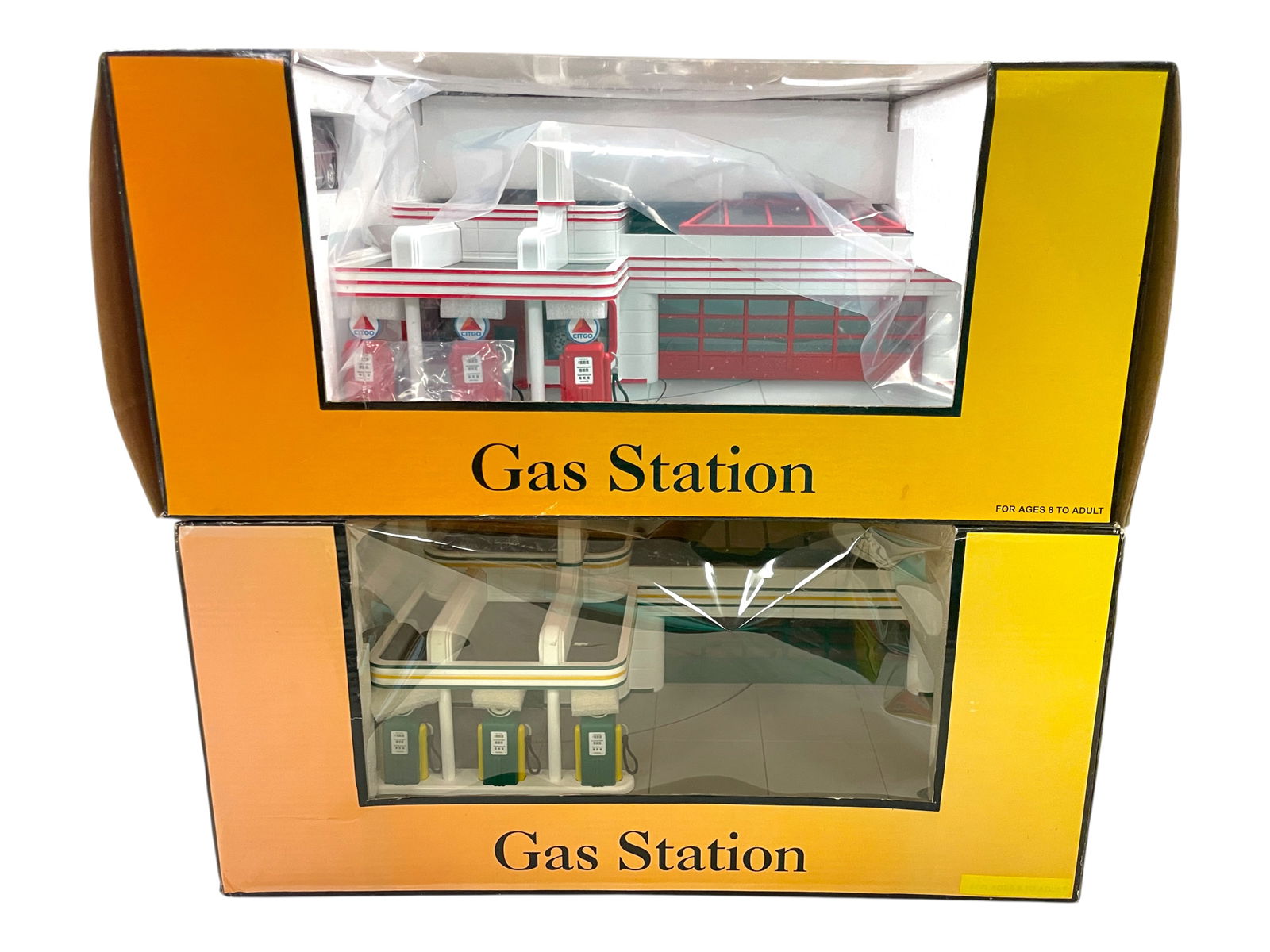 2 MTH RailKing Gas Stations (1 of 2)