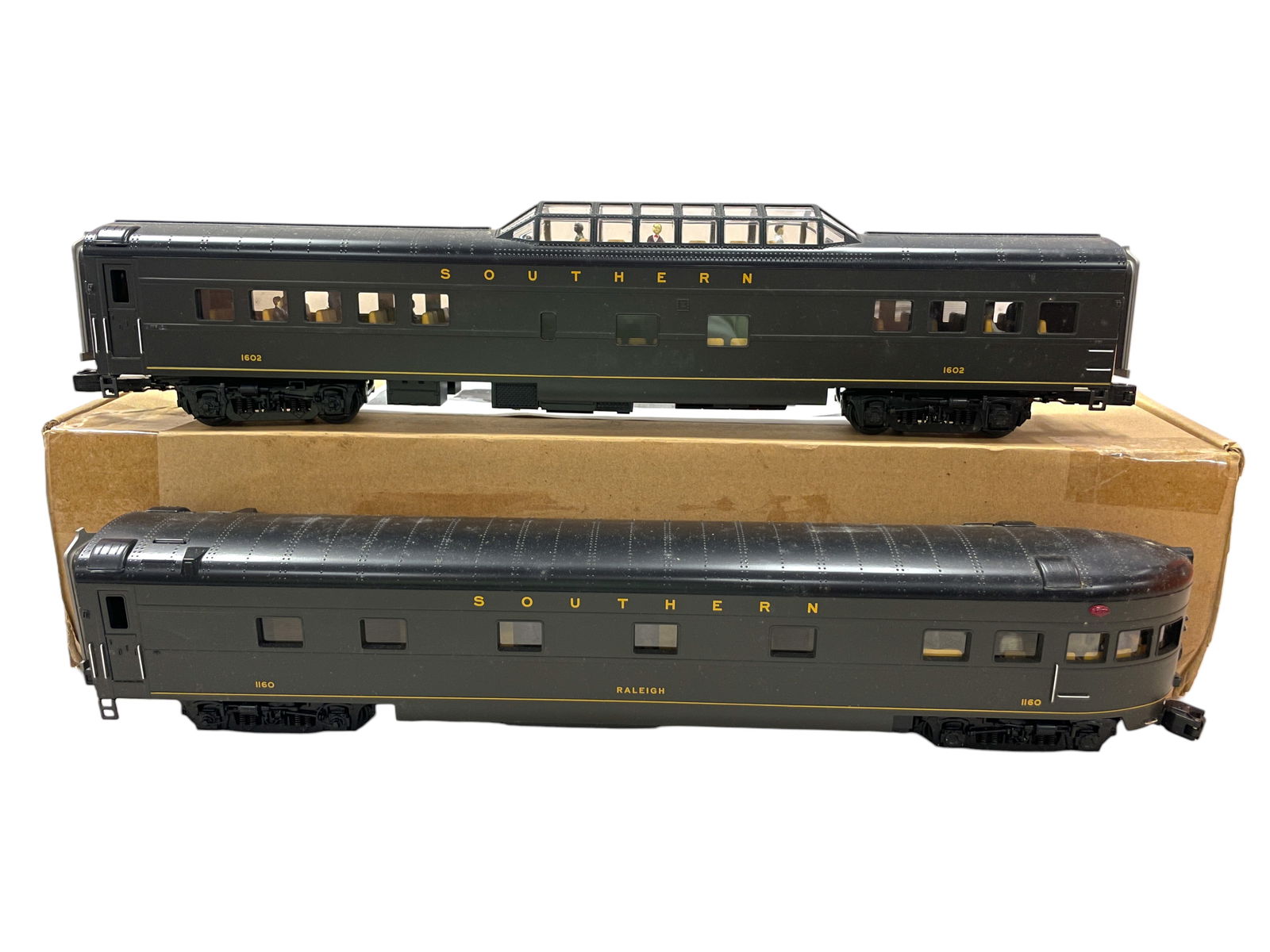 5 MTH 20-65149 Southern Streamline Cars (1 of 2)