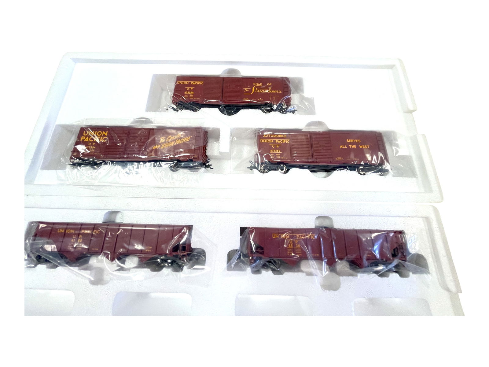 3 Marklin HO US Freight Car Sets - 2
