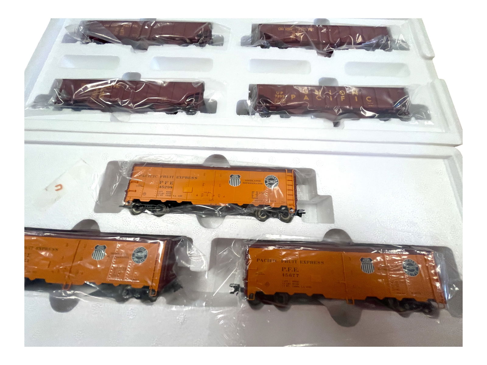 3 Marklin HO US Freight Car Sets - 3