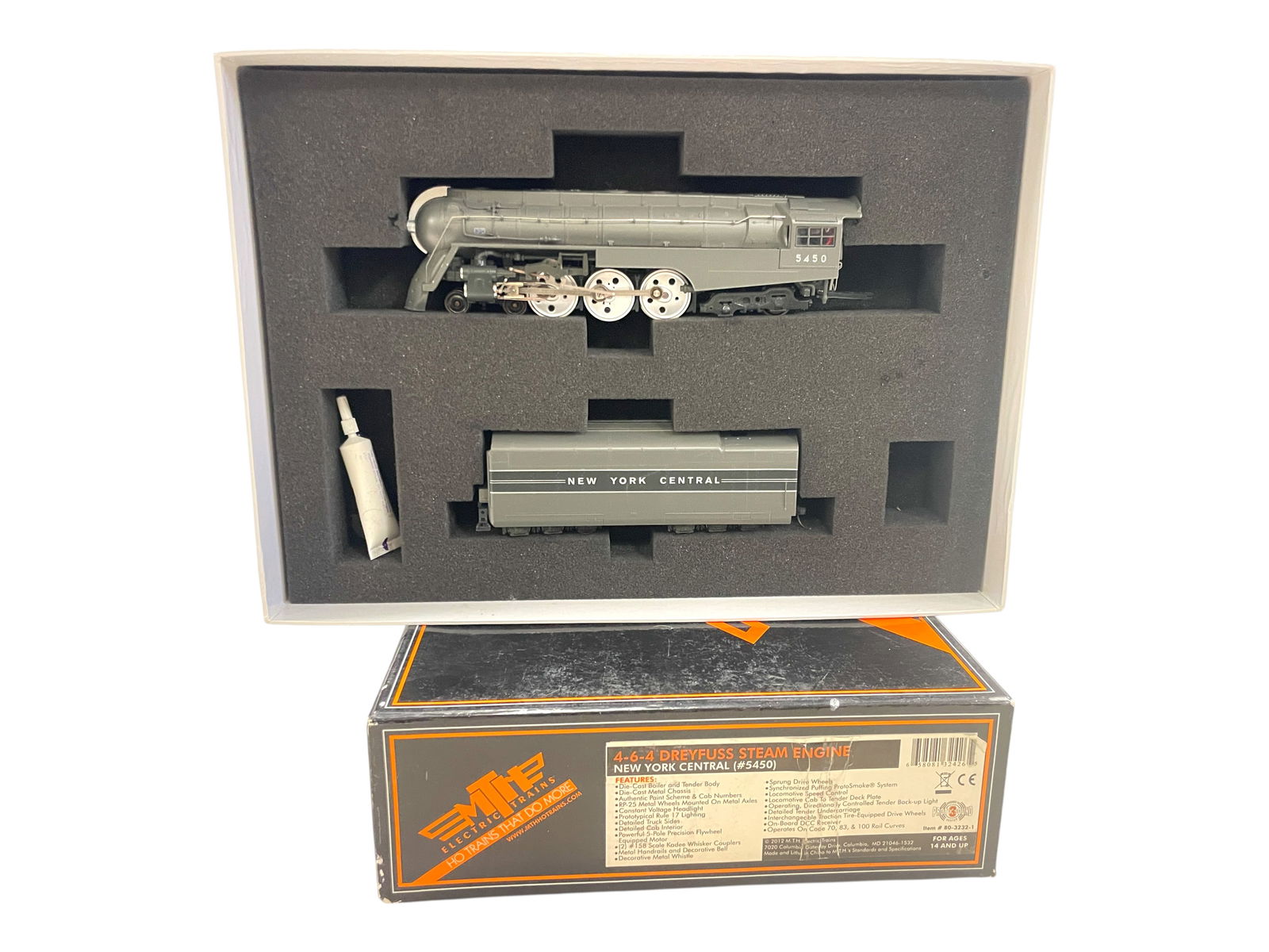 MTH HO 80-3232-1 NYC Dreyfuss Hudson (1 of 2)