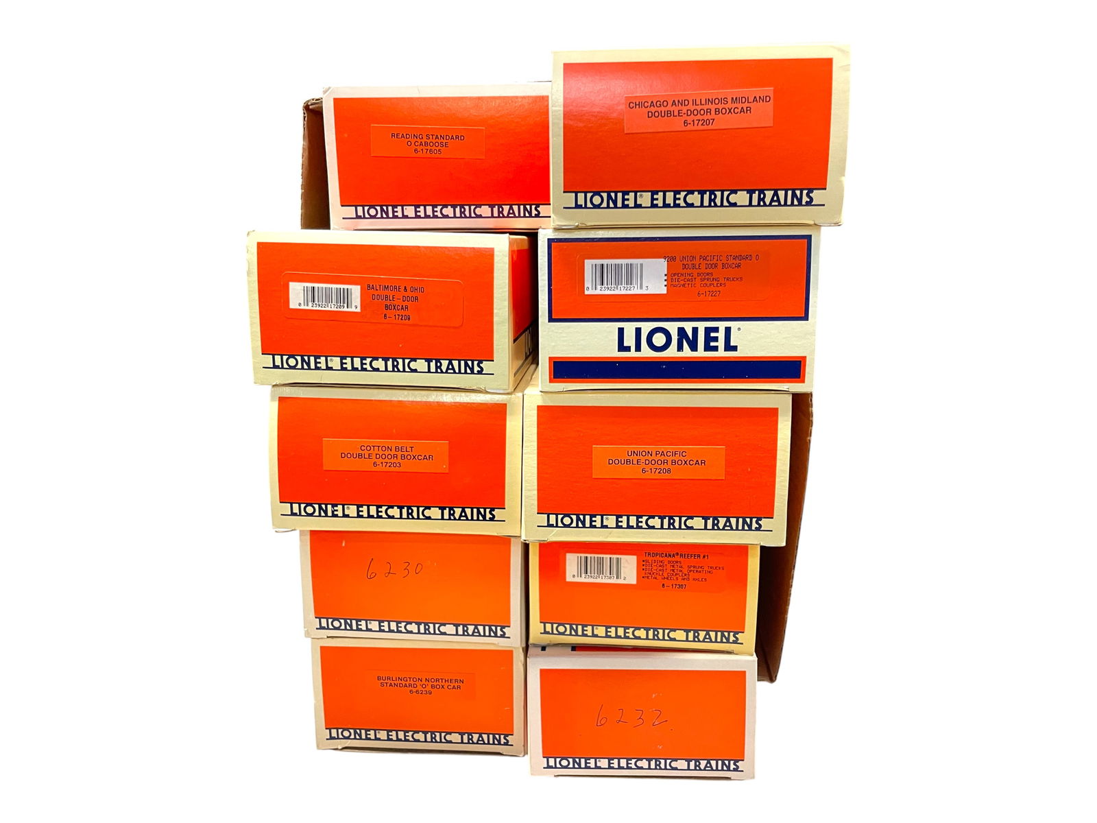 10 Lionel Standard O Cars: Includes 6232; 17307; 17208; 17227; 17207; 17605; 17209; 17203; 6230; 6239. Most appear like new with boxes.Shipping: Weiss Auctions offers full-service, in-house shipping for nearly all items in