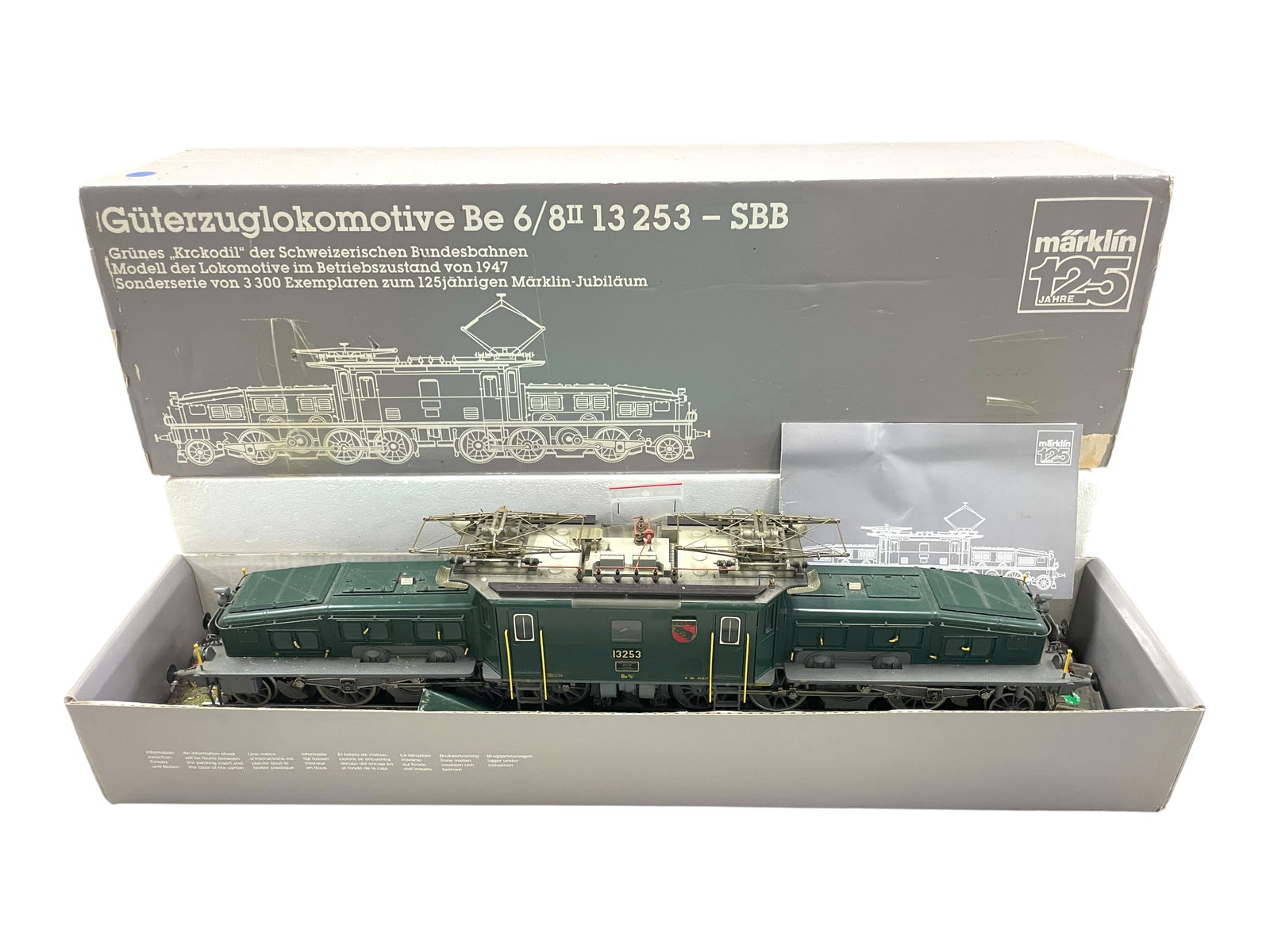 Marklin Maxi 5758 Crocodile: 1/G Gauge. Nice Be 6/8II 13 253-SBB Swiss Electric. It is equipped with light and sound. It shows some run time and would benefit from a light cleaning. The display board has been landscaped and it ha