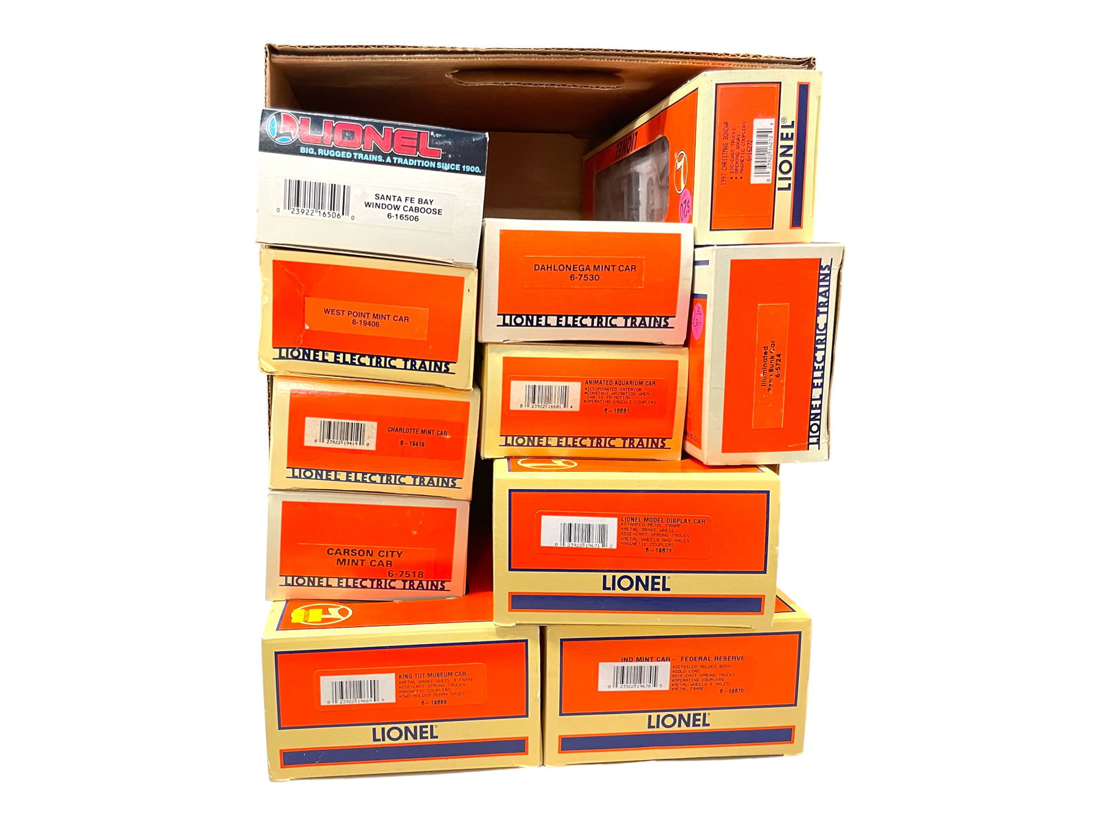 11 Modern Lionel Freight Cars: Includes 16506; 19406, 19419; 7518; 19669; 19670; 19671; 5724; 16681; 7530; 16272. Most appear like new with boxes.Shipping: Weiss Auctions offers full-service, in-house shipping for nearly all items