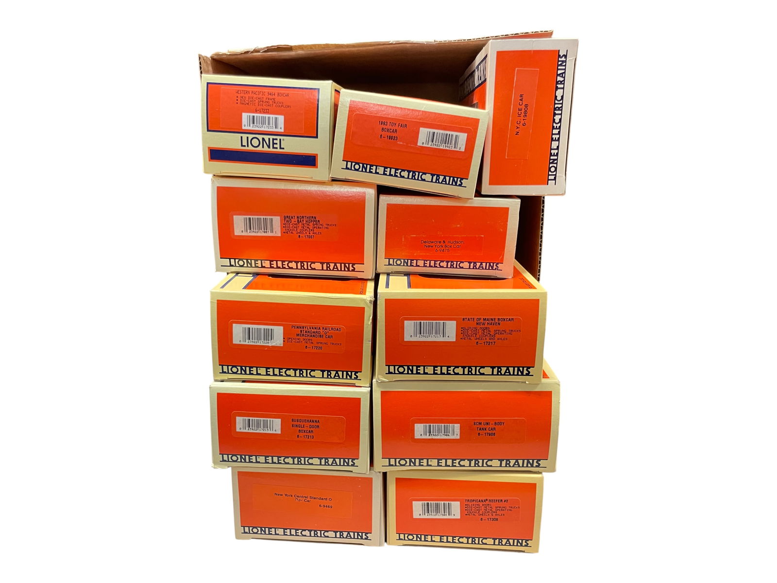 11 Modern Lionel Freight Cars: Includes 9469, 17308, 17906, 17213, 17220, 17217, 17007, 9475; 19808; 19923; 17233. Most appear new in box.Shipping: Weiss Auctions offers full-service, in-house shipping for nearly all items in this