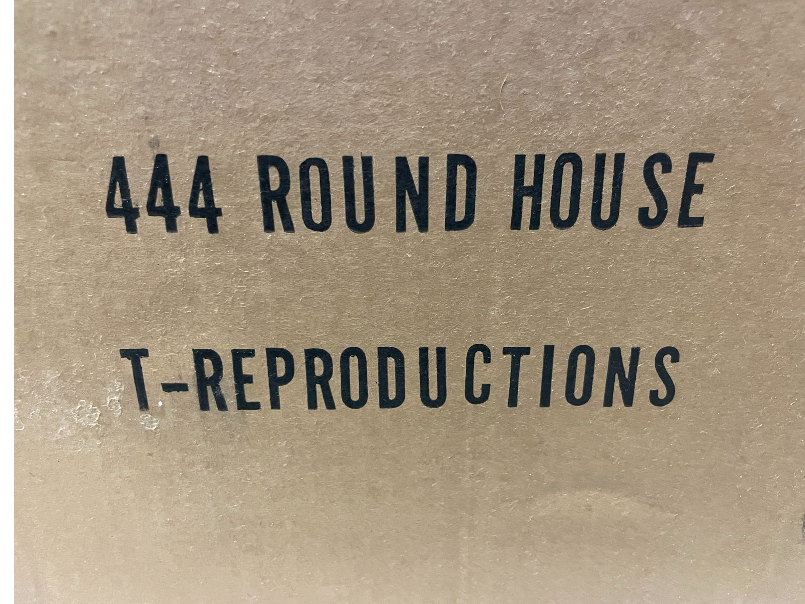 T-REPRO Lionel 444 Roundhouse: Standard Gauge. Nice reproduction of Lionel's Iconic 3-stall Roundhouse. It is sealed in shipper.Shipping: Weiss Auctions offers full-service, in-house shipping for nearly all items in this auction.