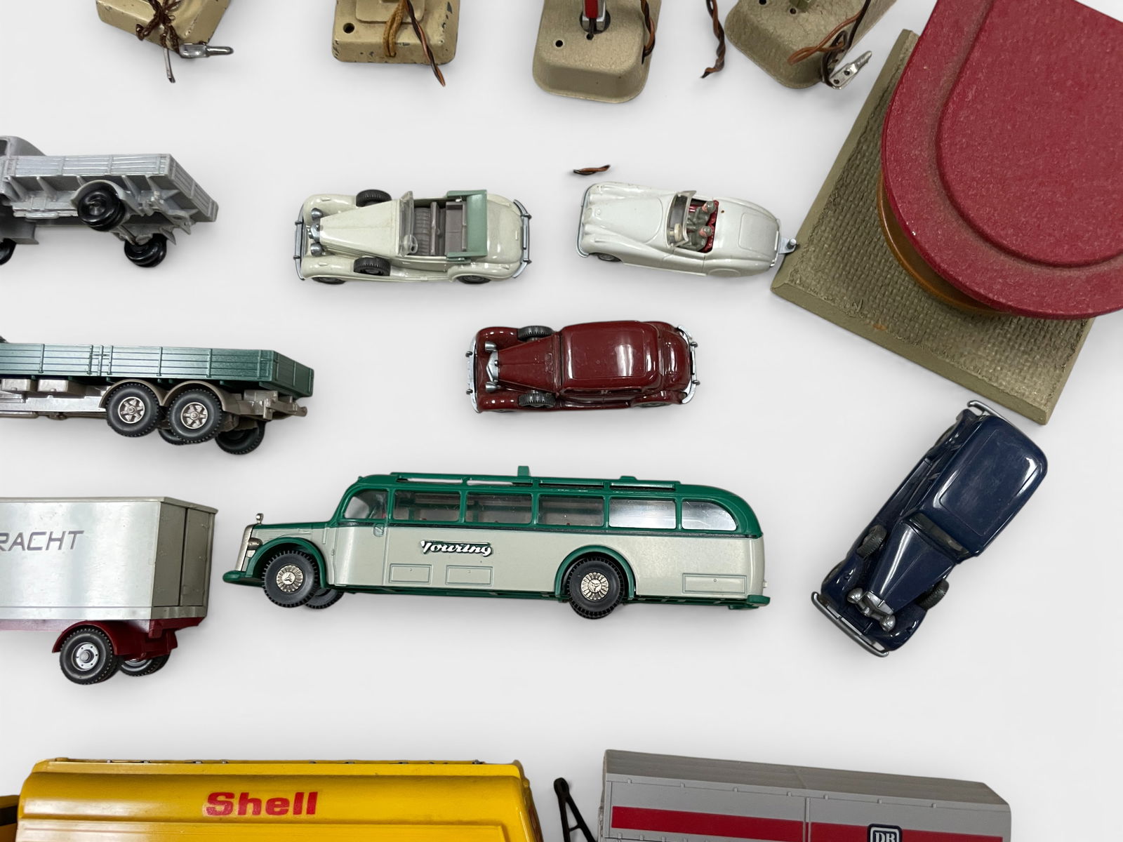 Early Marklin Accessory Group, Plus! - 3