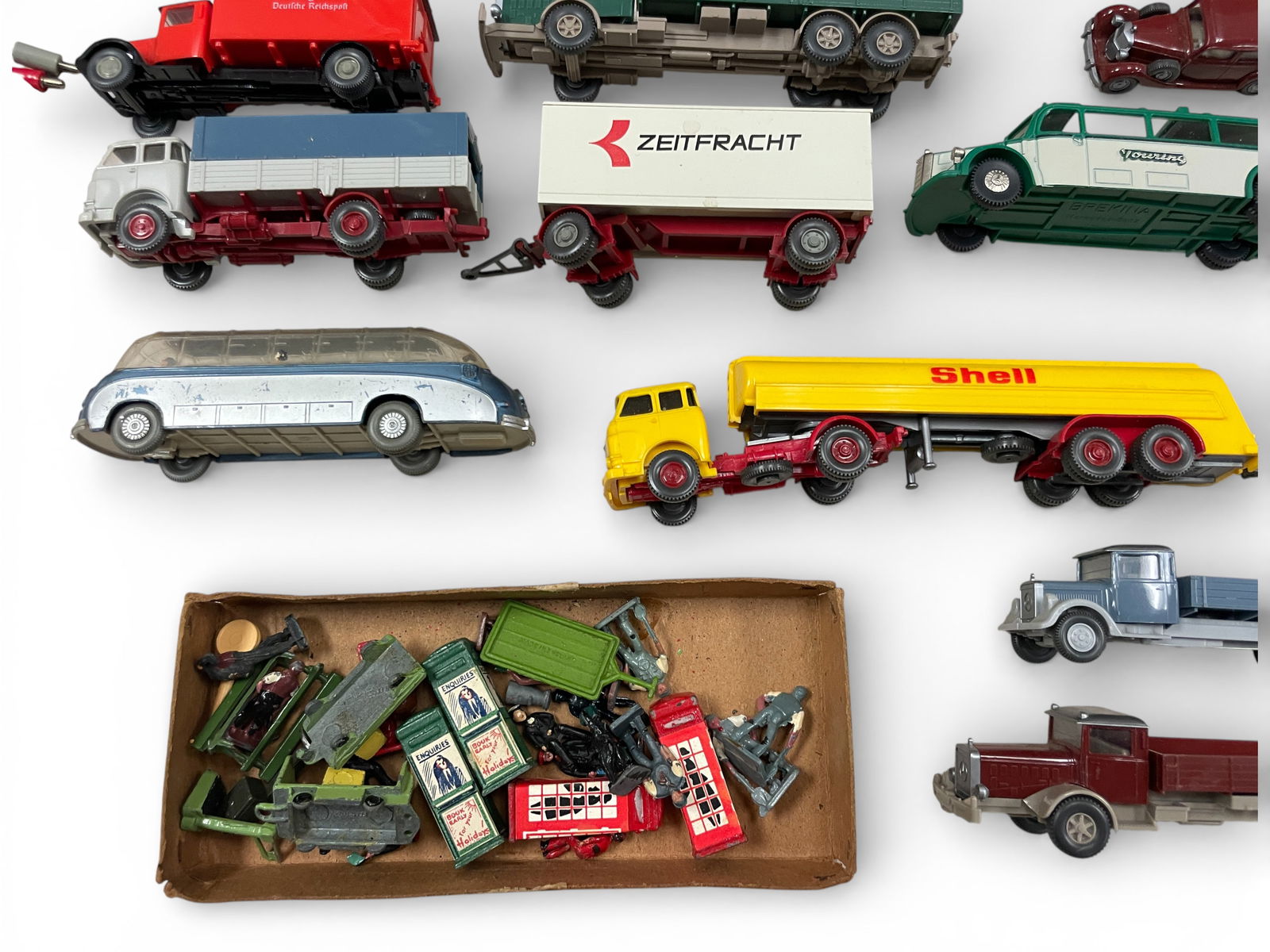 Early Marklin Accessory Group, Plus! - 4