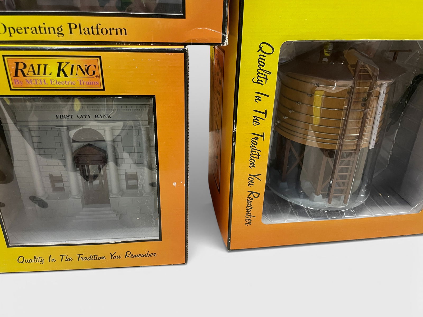 8 MTH Accessories - 2