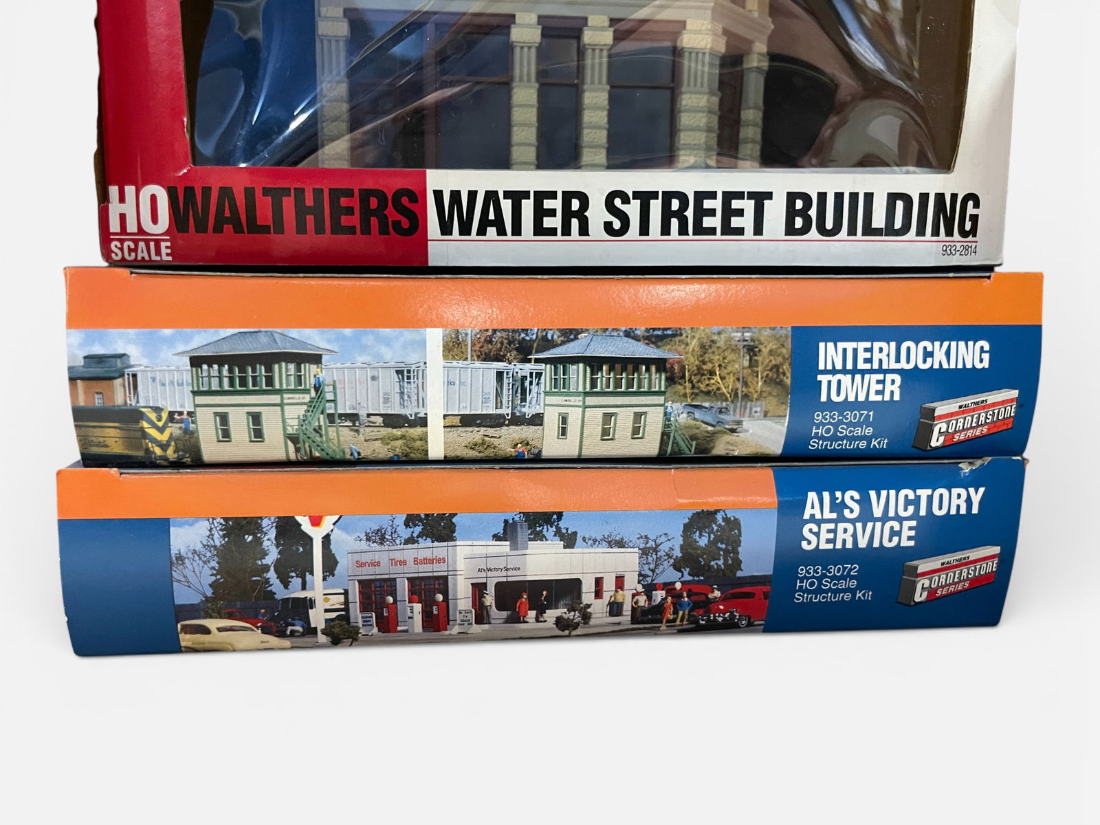 11 Walthers Cornerstone Structures - 3