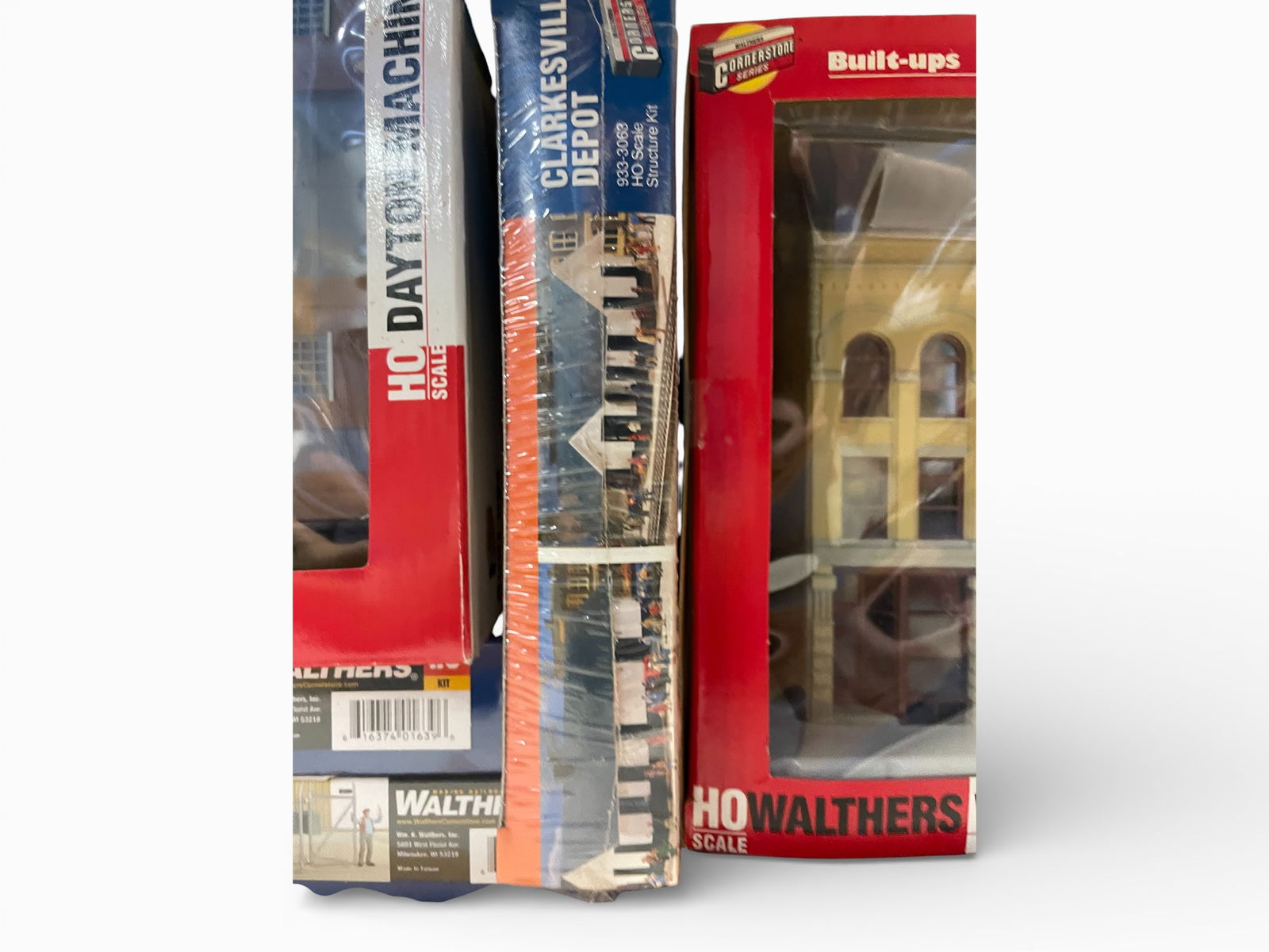 11 Walthers Cornerstone Structures - 5