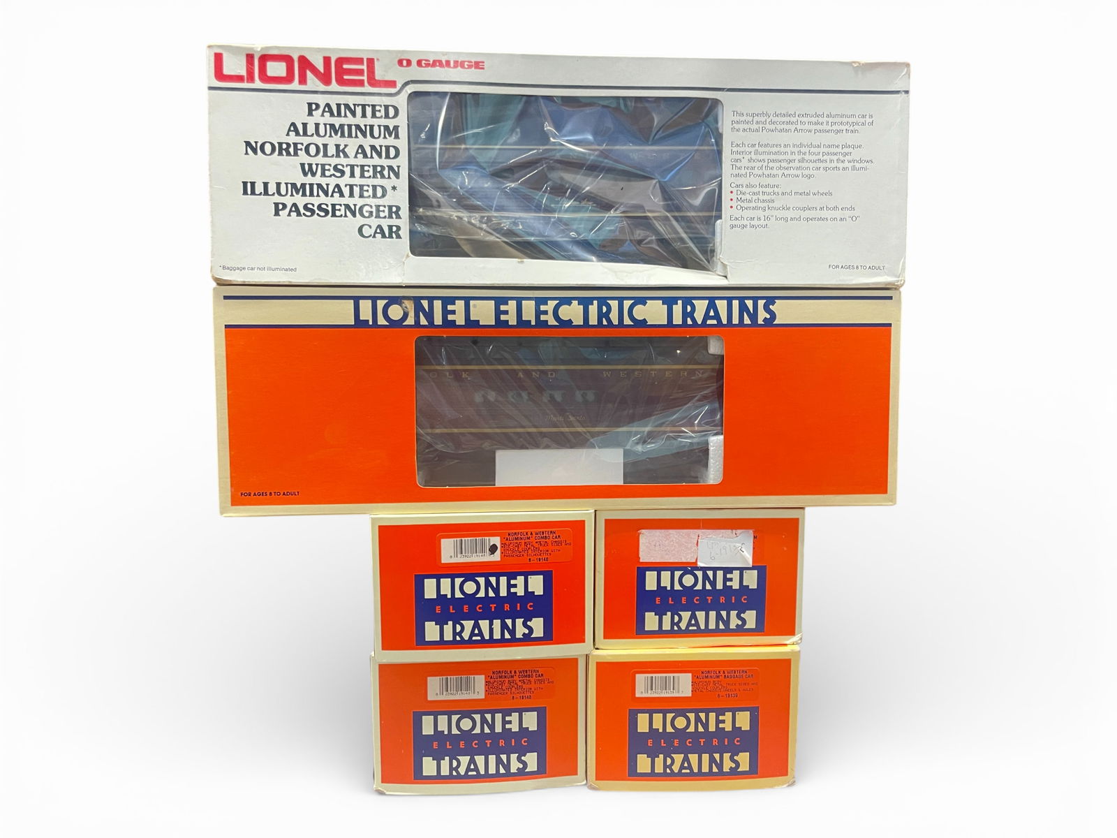 Assorted Lionel N&W Aluminum Pass Cars (1 of 3)