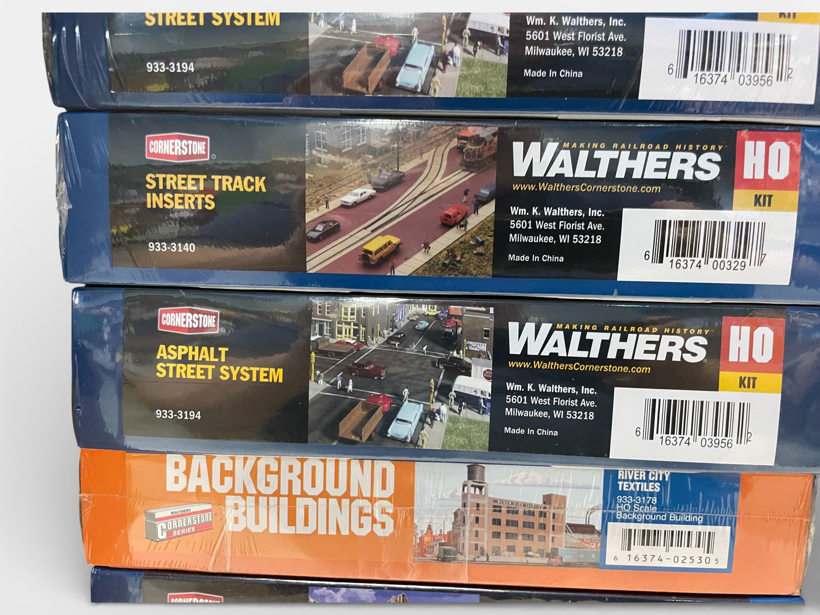 20 Walthers Cornerstone Structure Kits - 3