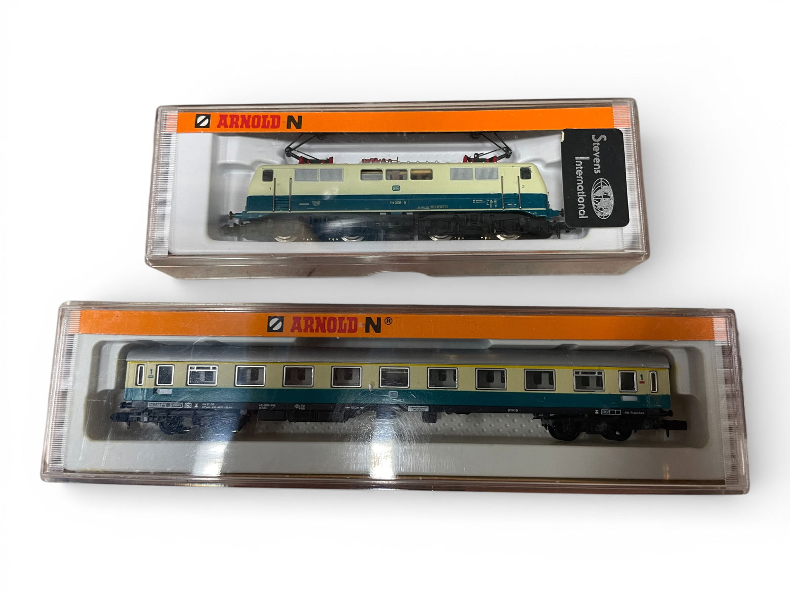 2 Arnold Express Passenger Sets - 2