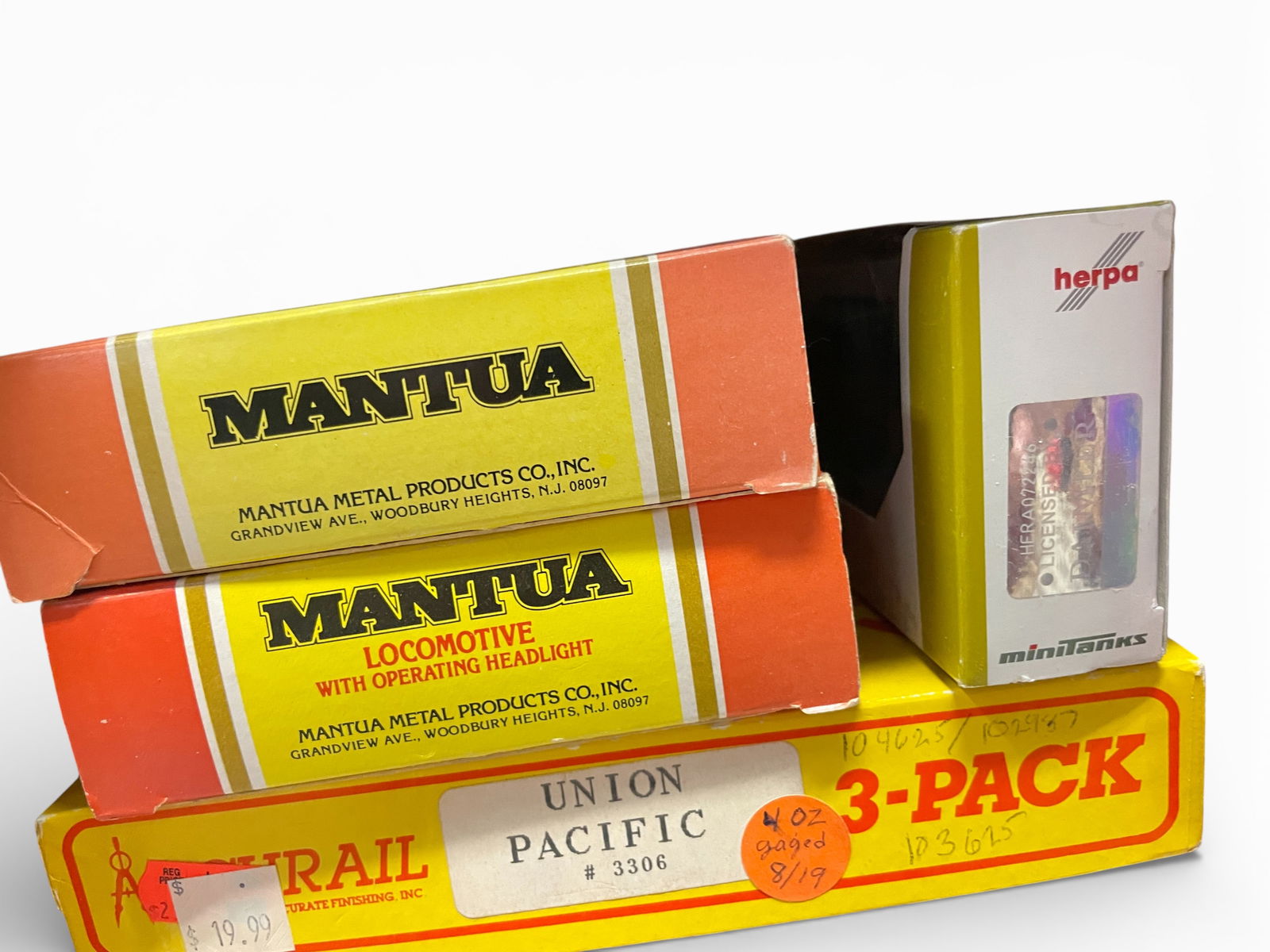 36pc Assorted HO Trains Group - 8